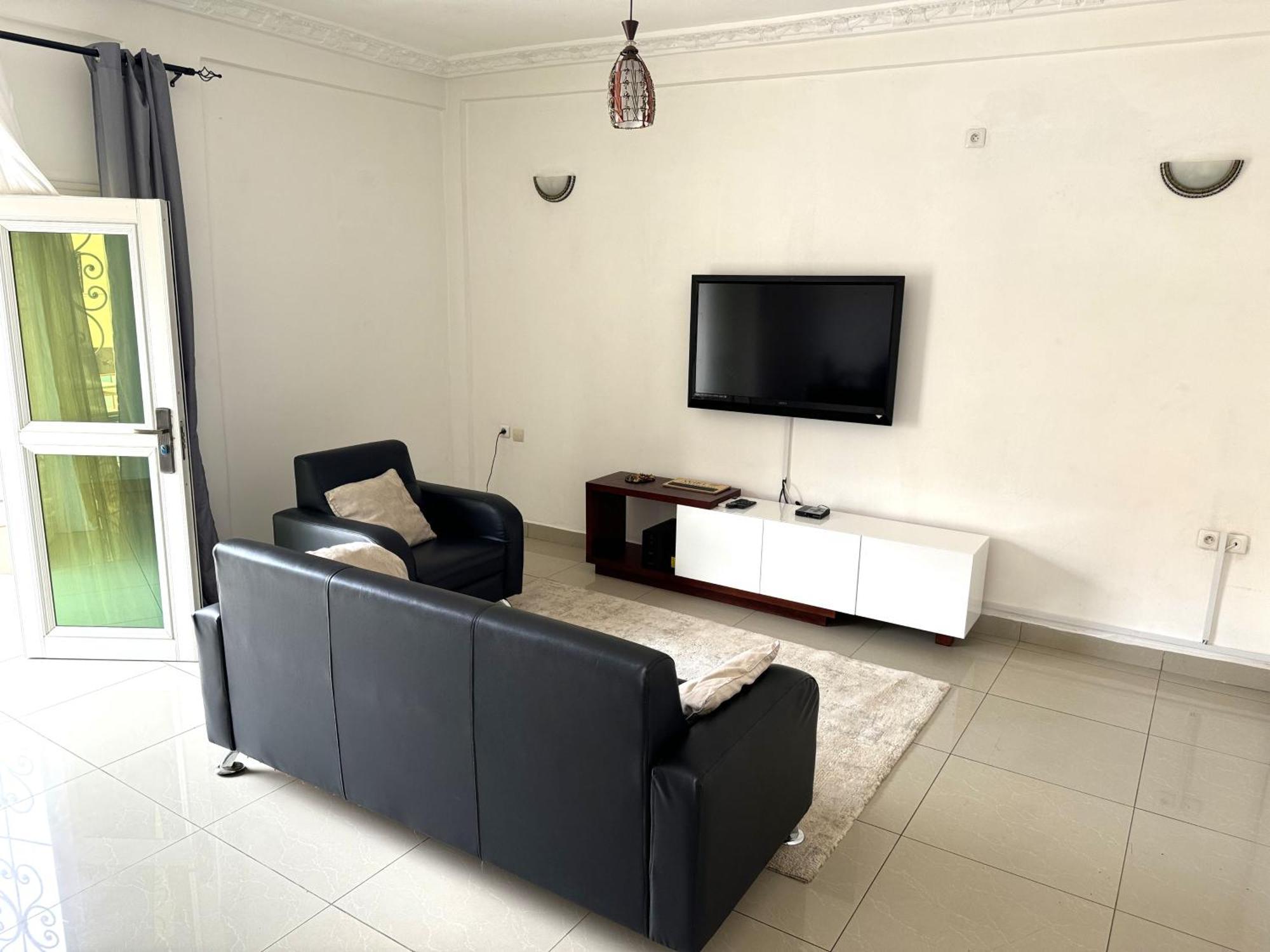 Appartements Modernes, Wifi, Tv - Yaounde, Omnisports Екстериор снимка