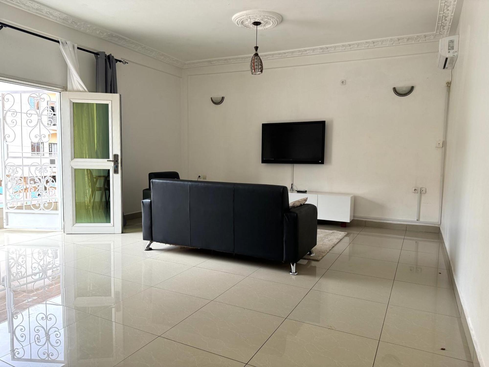 Appartements Modernes, Wifi, Tv - Yaounde, Omnisports Екстериор снимка