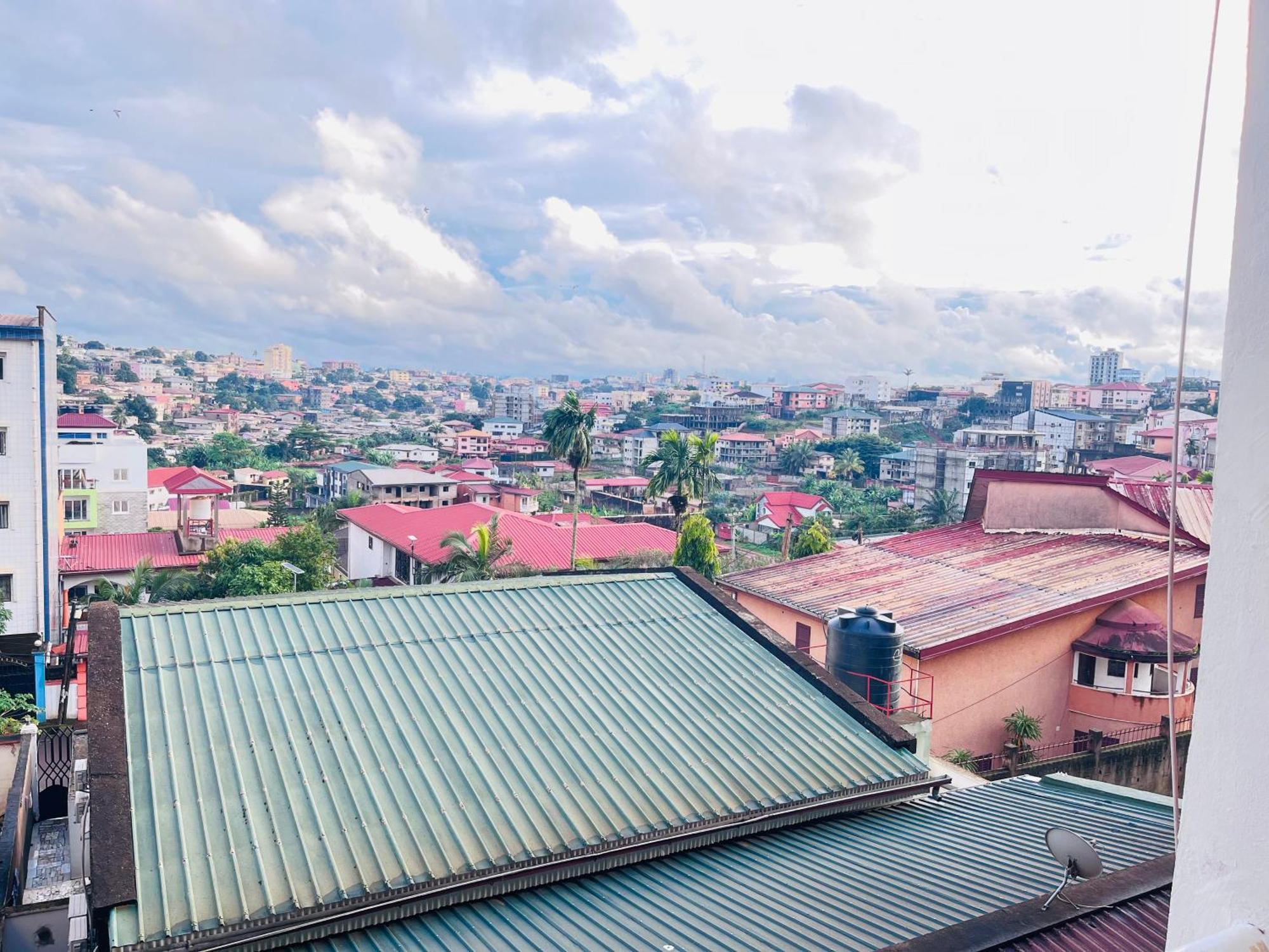 Appartements Modernes, Wifi, Tv - Yaounde, Omnisports Екстериор снимка