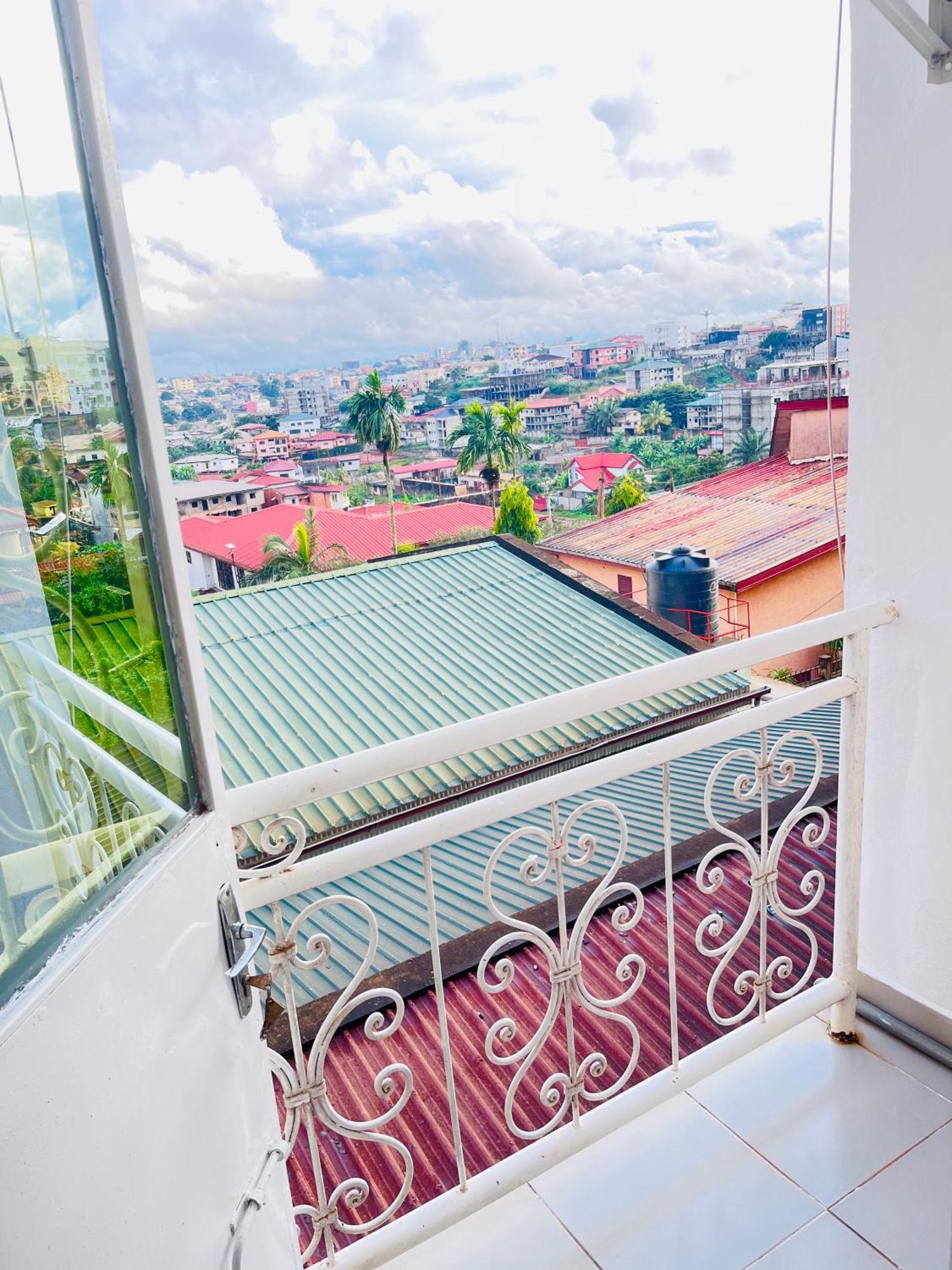 Appartements Modernes, Wifi, Tv - Yaounde, Omnisports Екстериор снимка