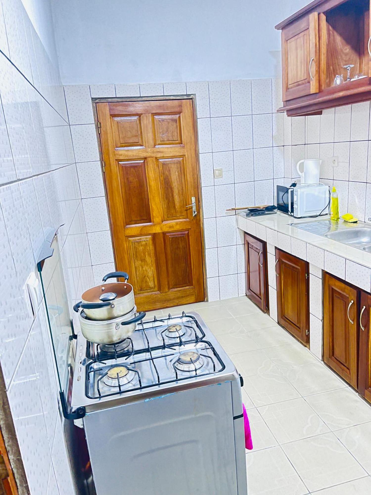 Appartements Modernes, Wifi, Tv - Yaounde, Omnisports Екстериор снимка