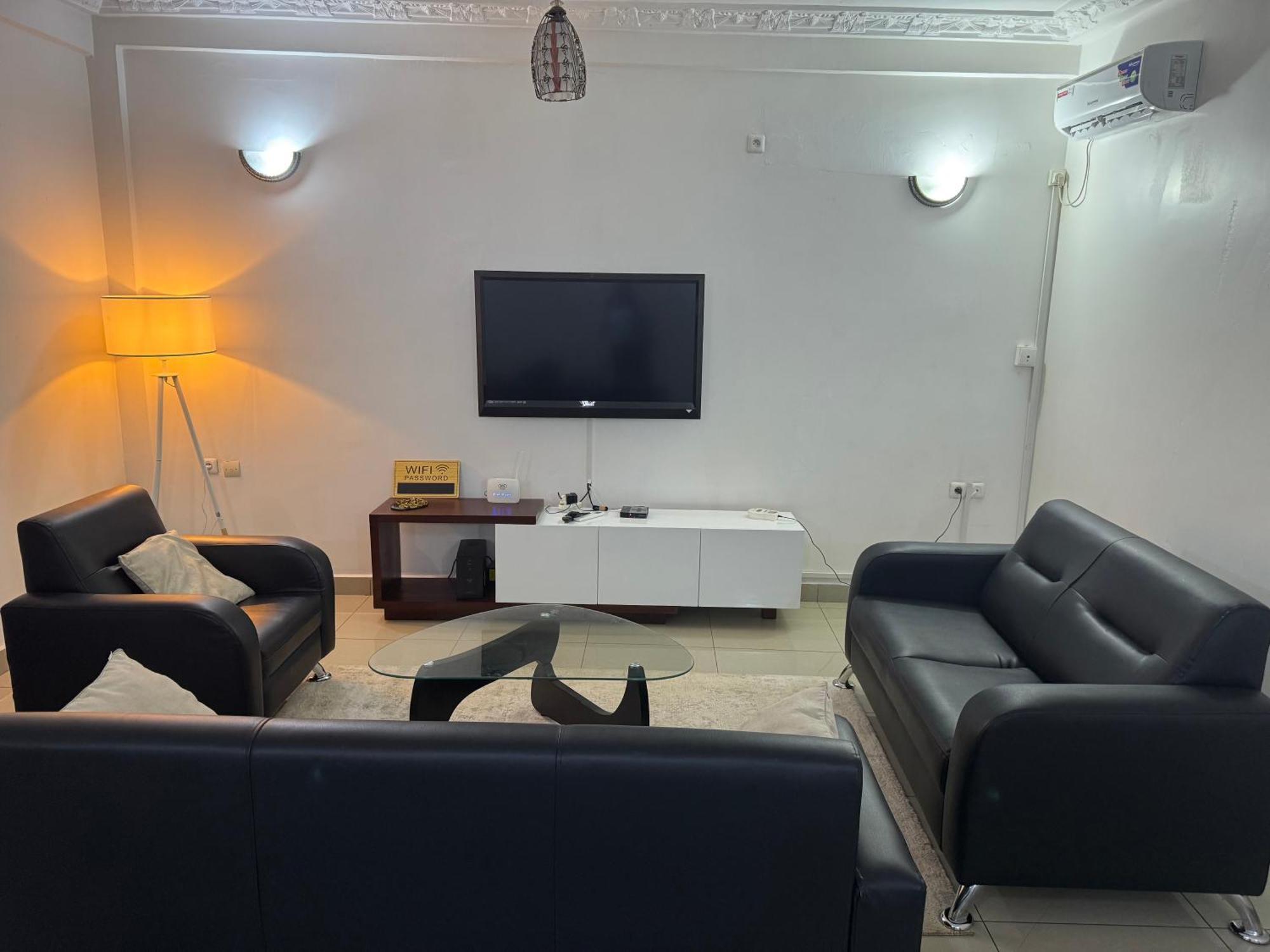 Appartements Modernes, Wifi, Tv - Yaounde, Omnisports Екстериор снимка