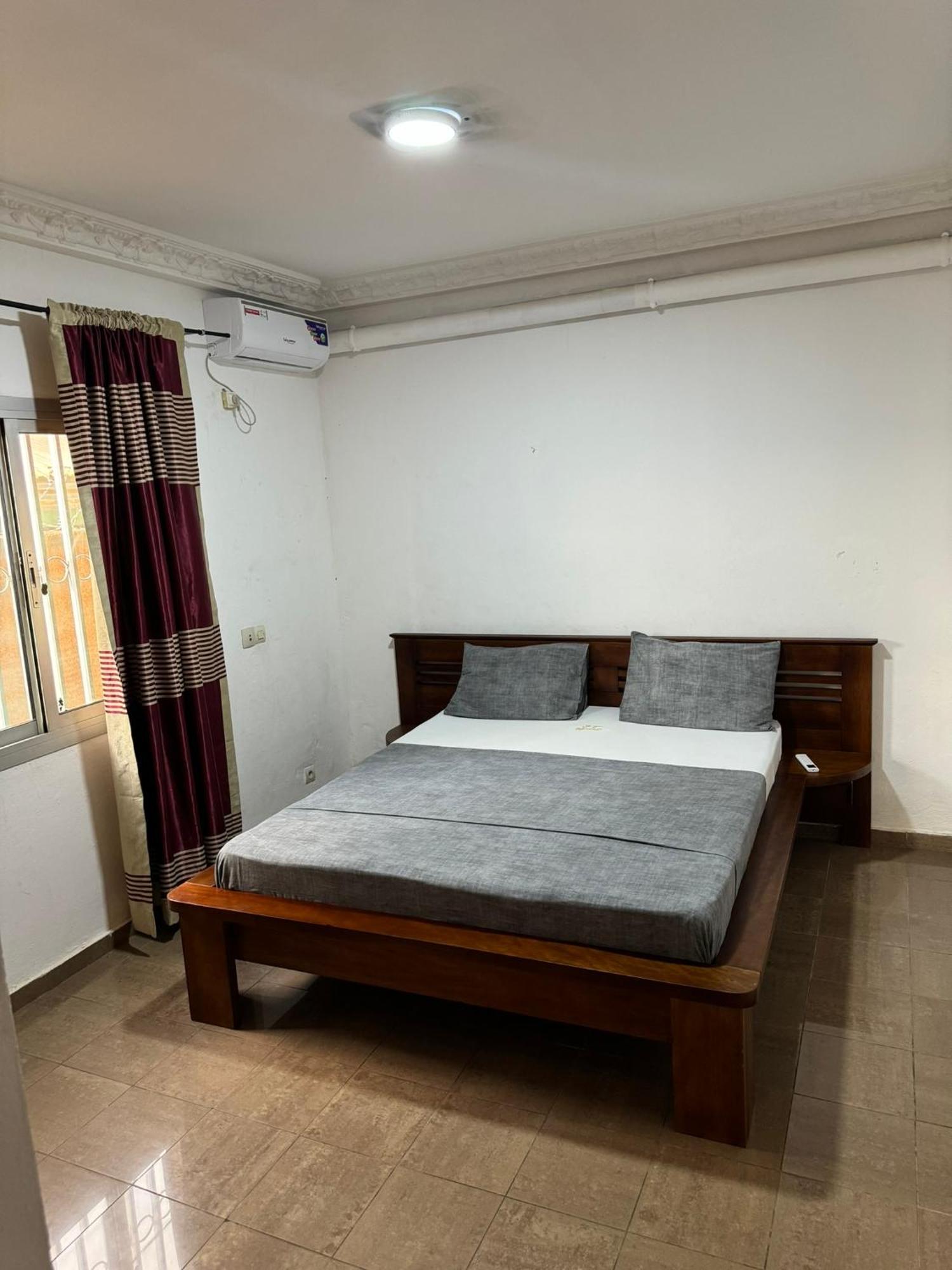 Appartements Modernes, Wifi, Tv - Yaounde, Omnisports Екстериор снимка