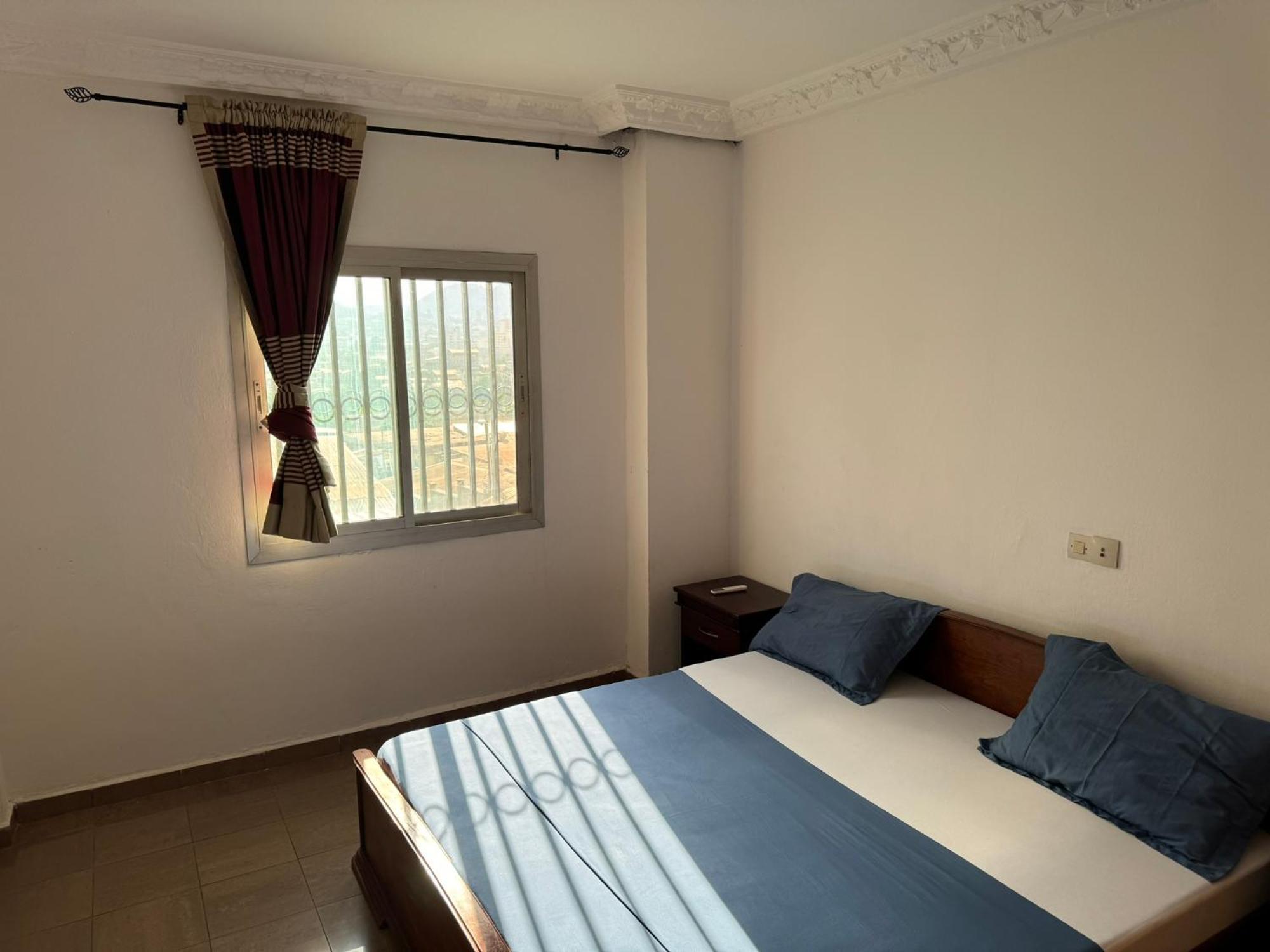 Appartements Modernes, Wifi, Tv - Yaounde, Omnisports Екстериор снимка